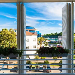 White Towers Residences Appartement